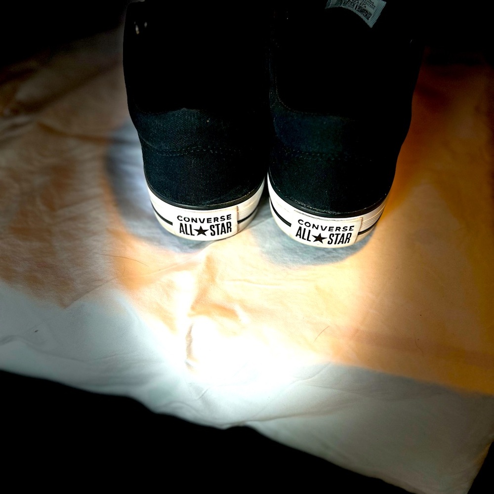 Men’s converse. - Picture 1 of 4